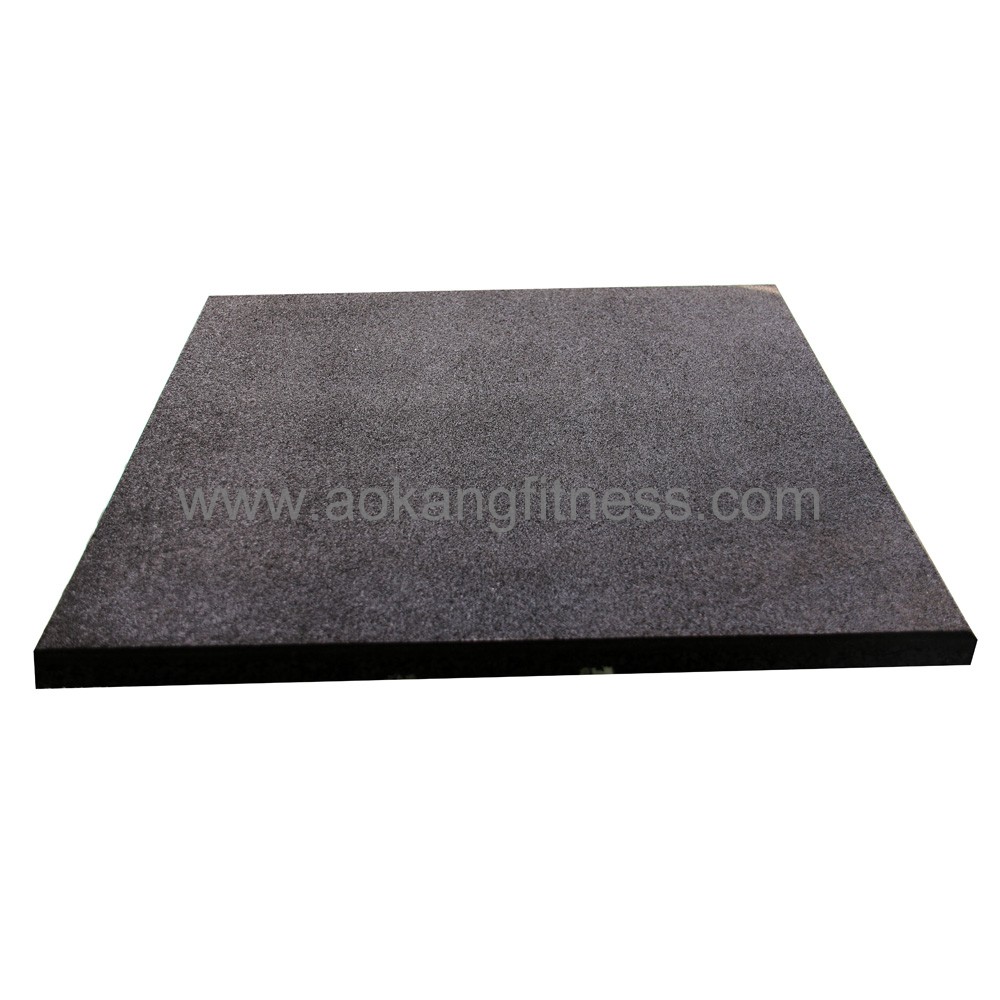 Rubber floor mat